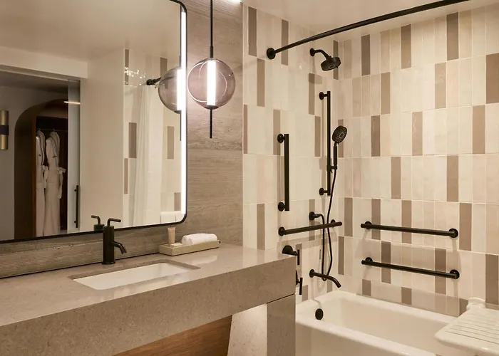 Hotel The Remi Autograph Collection