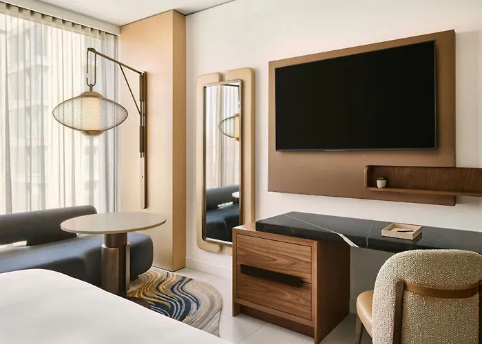 Hotel The Remi Autograph Collection 4*