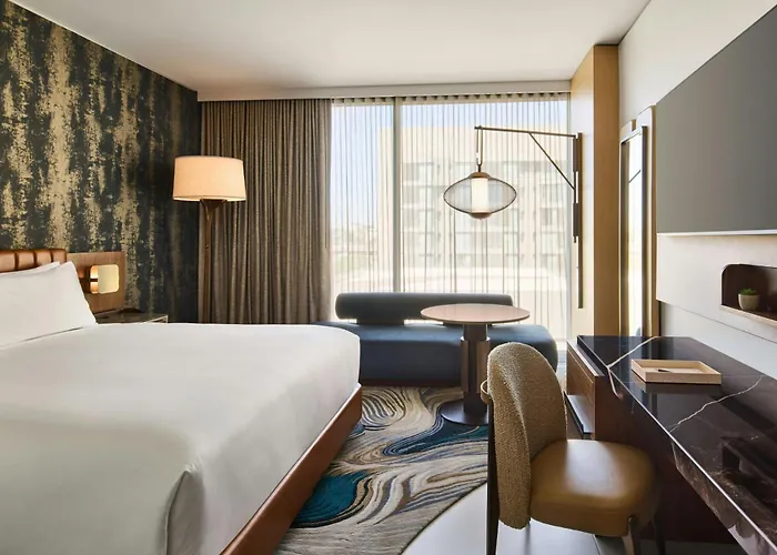 Hotel The Remi Autograph Collection 4*